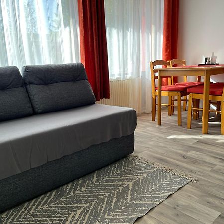 Centr00M Apartman Dunafoldvar Екстер'єр фото