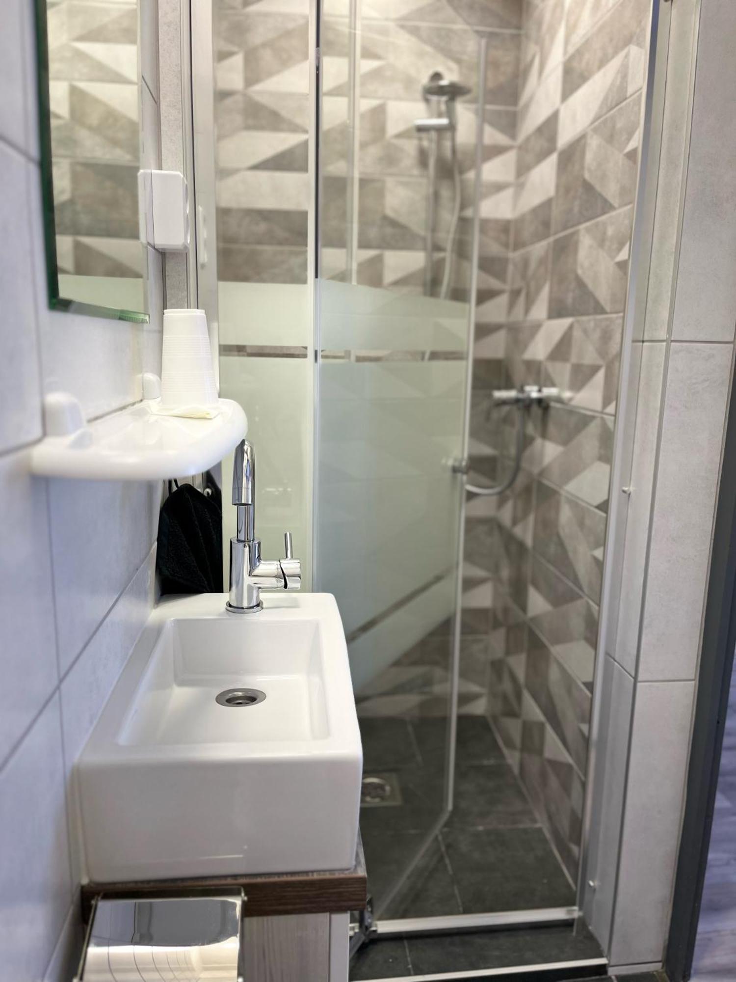 Centr00M Apartman Dunafoldvar Екстер'єр фото