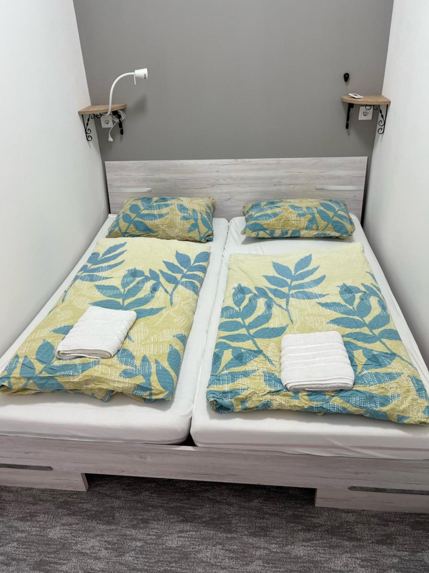 Centr00M Apartman Dunafoldvar Екстер'єр фото