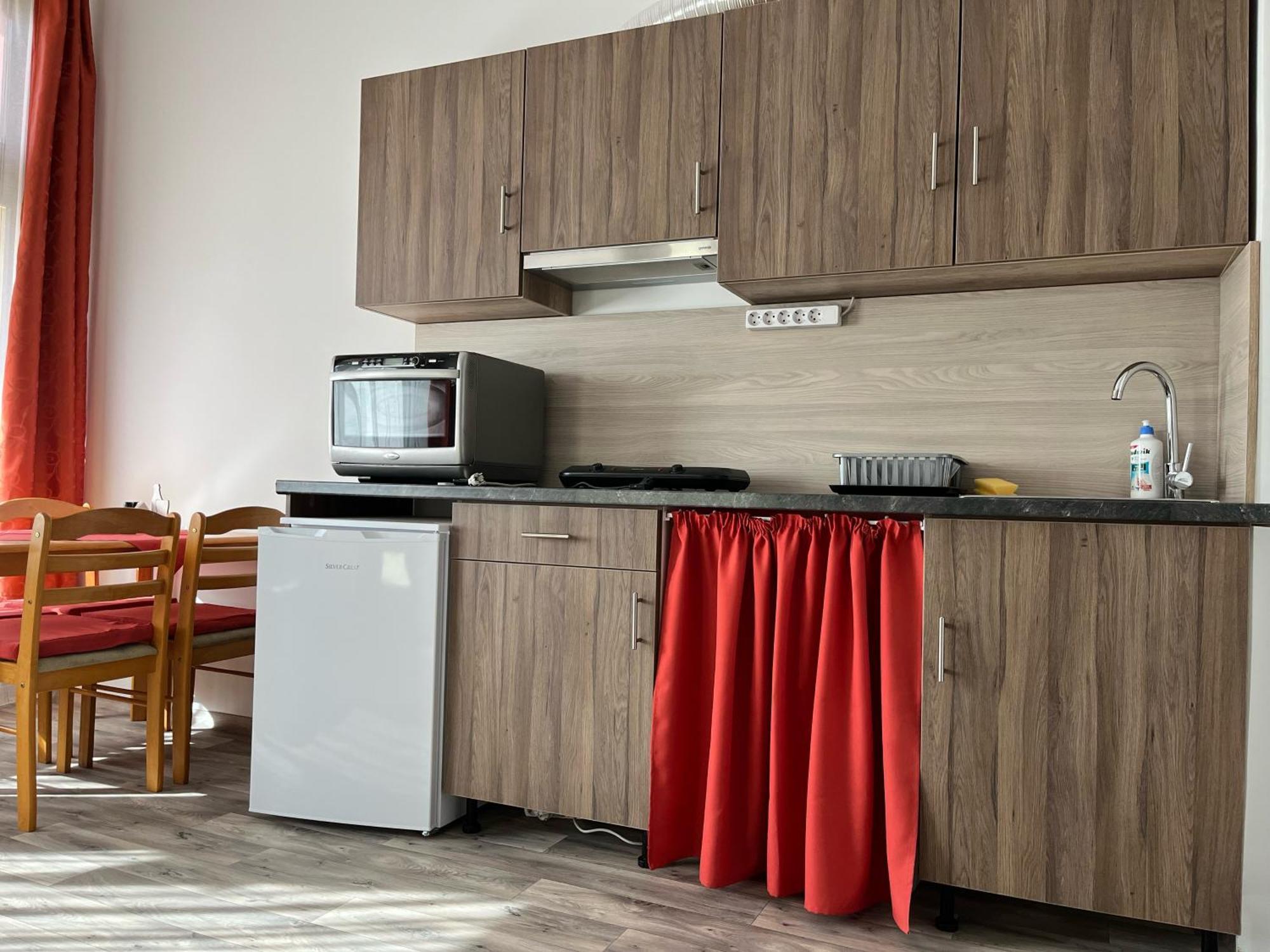 Centr00M Apartman Dunafoldvar Екстер'єр фото